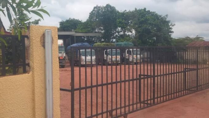Gabon : des transporteurs et commerçants suspendent leurs activités face aux taxes et amendes dénoncées sur l’axe Cameroun Libreville